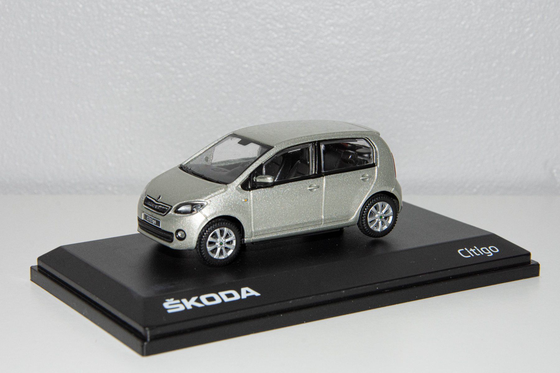 Skoda Modellini d'auto: Skoda Citigo (1/43) – Nuovo e nell'imballaggio originale da Genève venduto da auto_miniatures