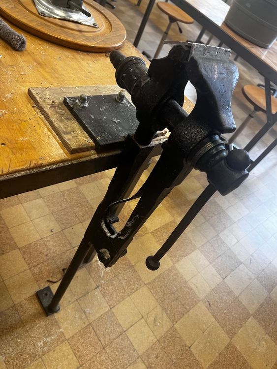 Base de piédestal pour fixation de mouches, étau, outils de