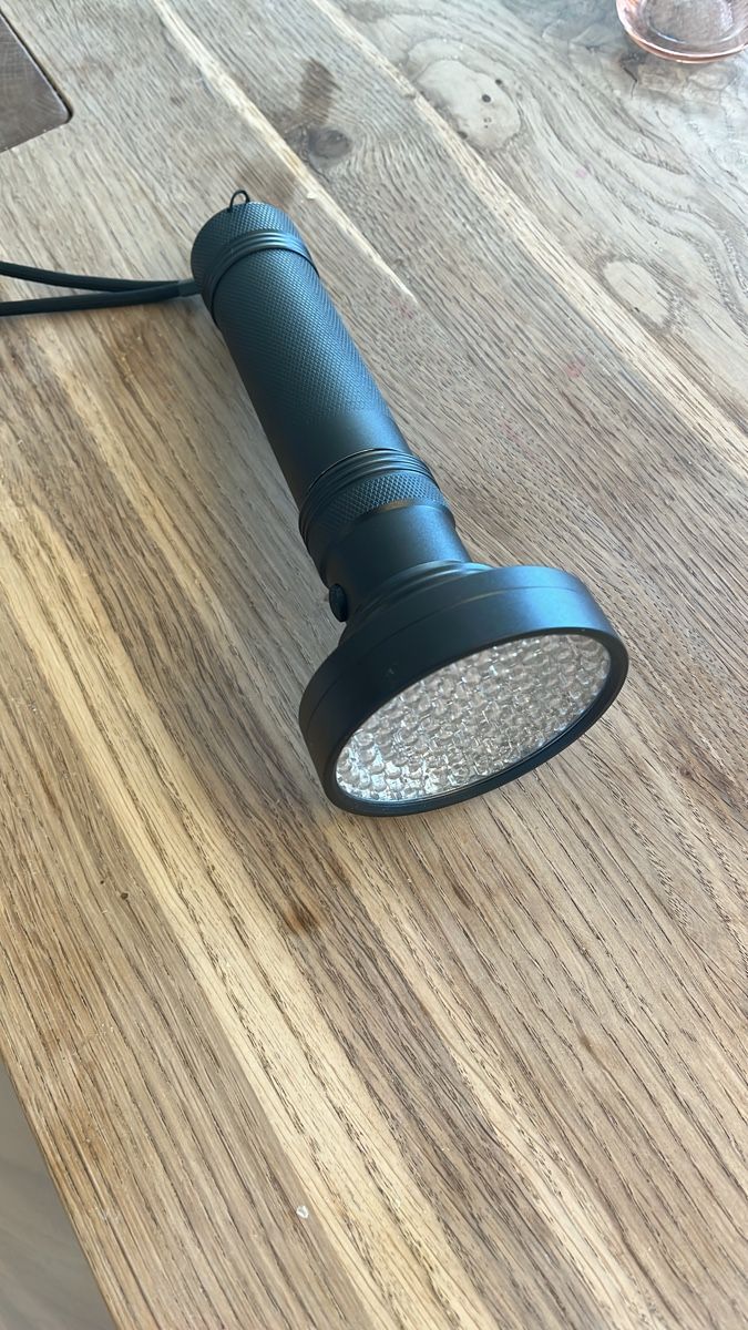 Lampade: UV Lampe Taschenlampe neu – Nuovo (secondo la descrizione) da Uetendorf venduto da illusion