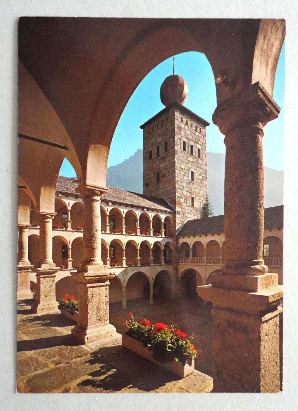 Cartoline postali: Brig, Hof im Stockalperpalast – Usato da Fétigny venduto da Billy2miny