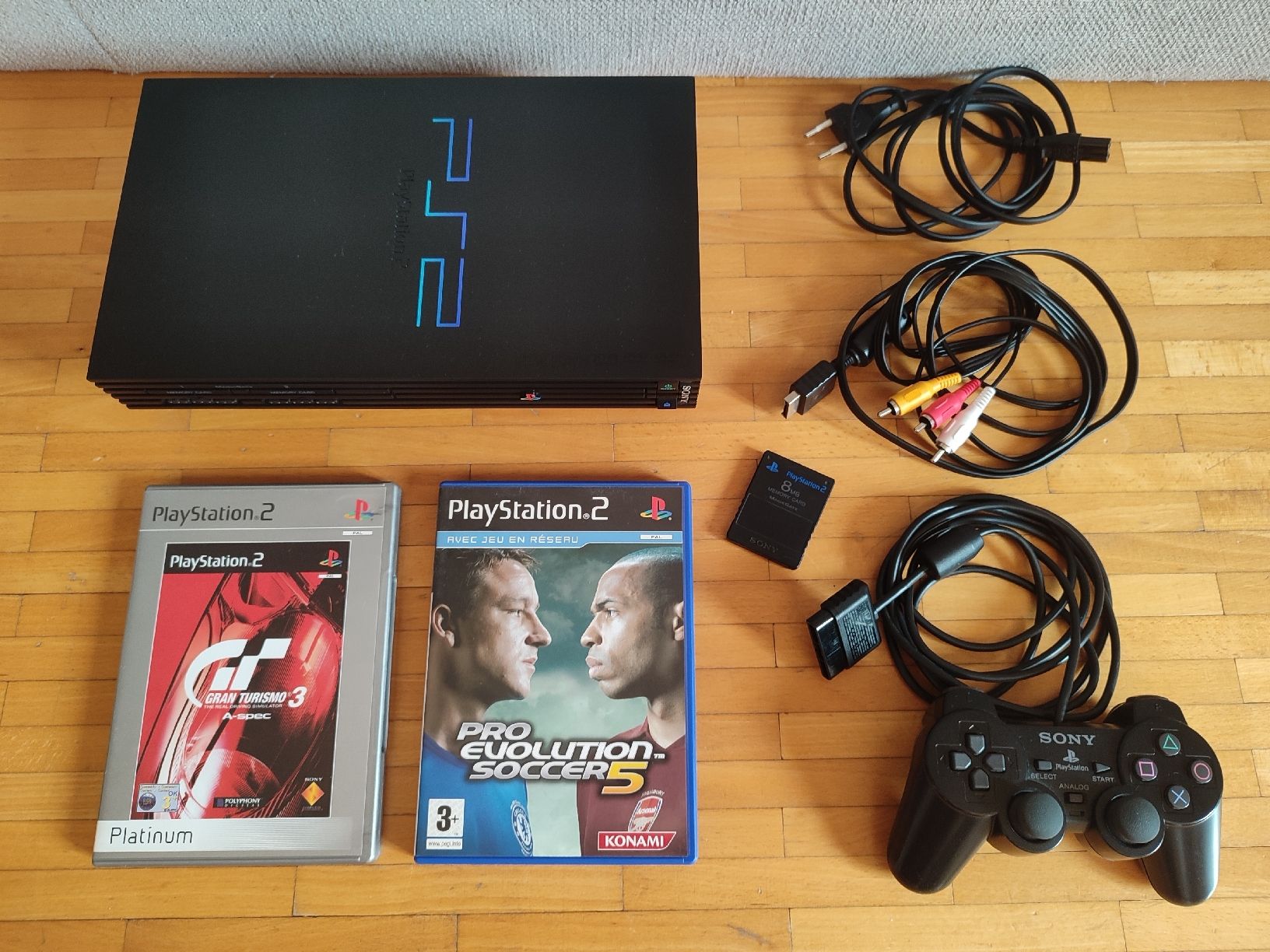 Sony Konsolen: PS2 SCPH-50004 – Gebraucht aus Bougy-Villars von Vogue