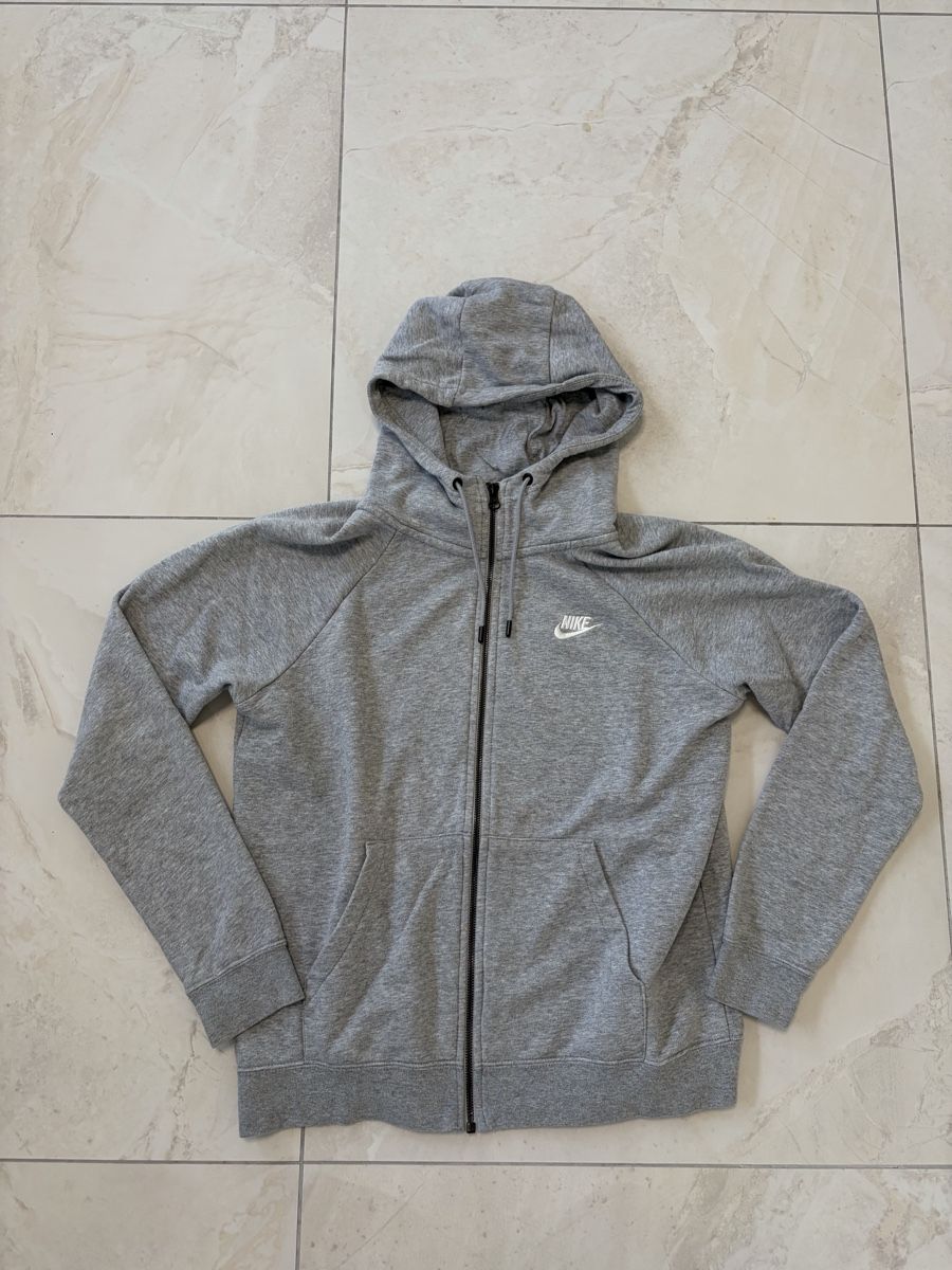 Nike Jacken: Nike Trainerjacke Hellgrau – Gebraucht aus Bronschhofen von elvis75.