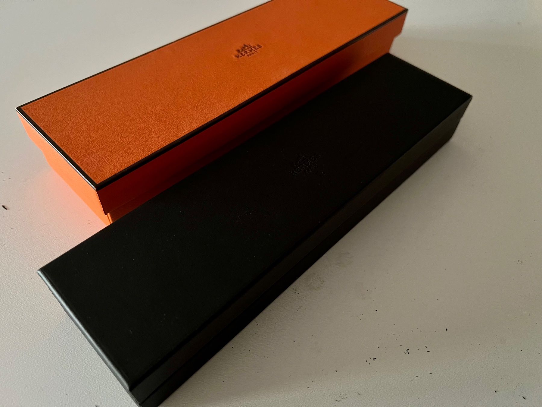 Hermès Uhren: HERMES-Paris brown watch box with velvet interior – Gebraucht aus Mont-sur-Lausanne von vmi_ym5l 2