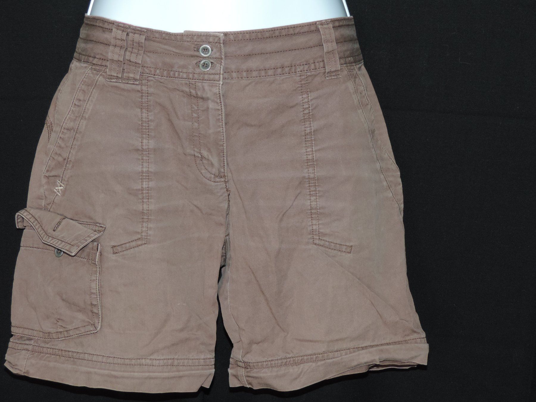 Pantaloni: short brun gris – Usato da Genève venduto da Axelle333 5