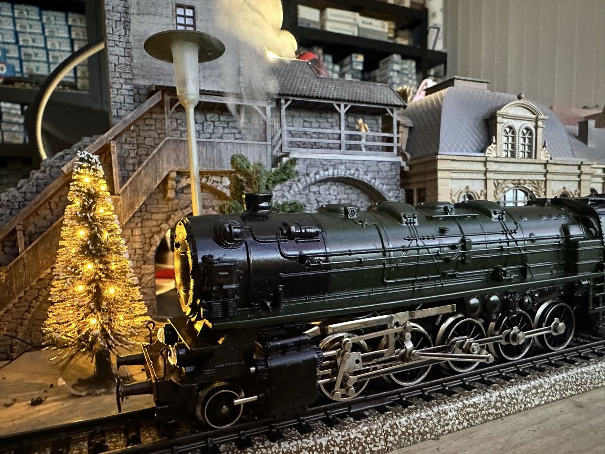 Märklin Modellini di ferrovie: Märklin 3046 SNCF BR 151 – Usato da Lupsingen venduto da New-Haven 1