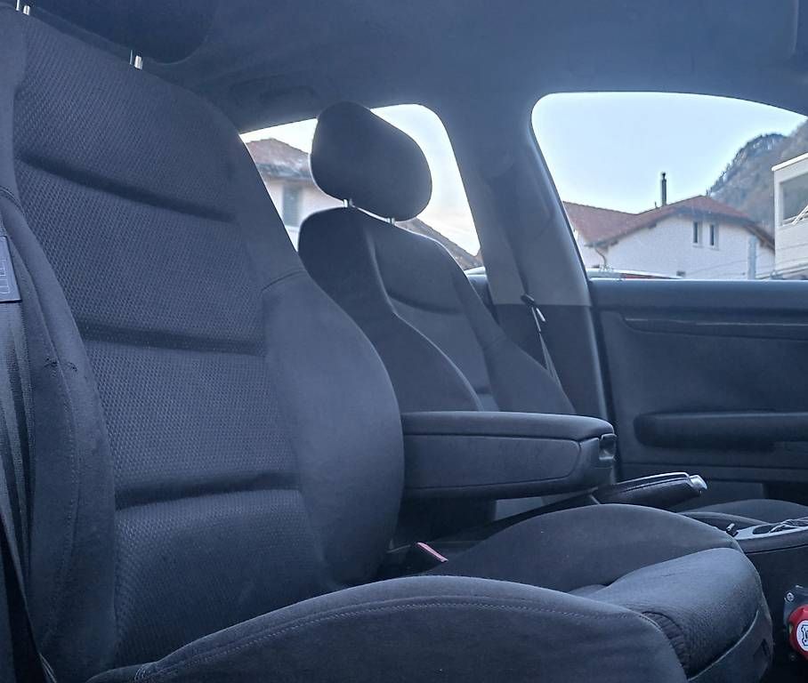 Automobili: Audi A4 1.8t quattro Limo  – Usato da Heiligkreuz (Mels) venduto da Beyond-Auto 5