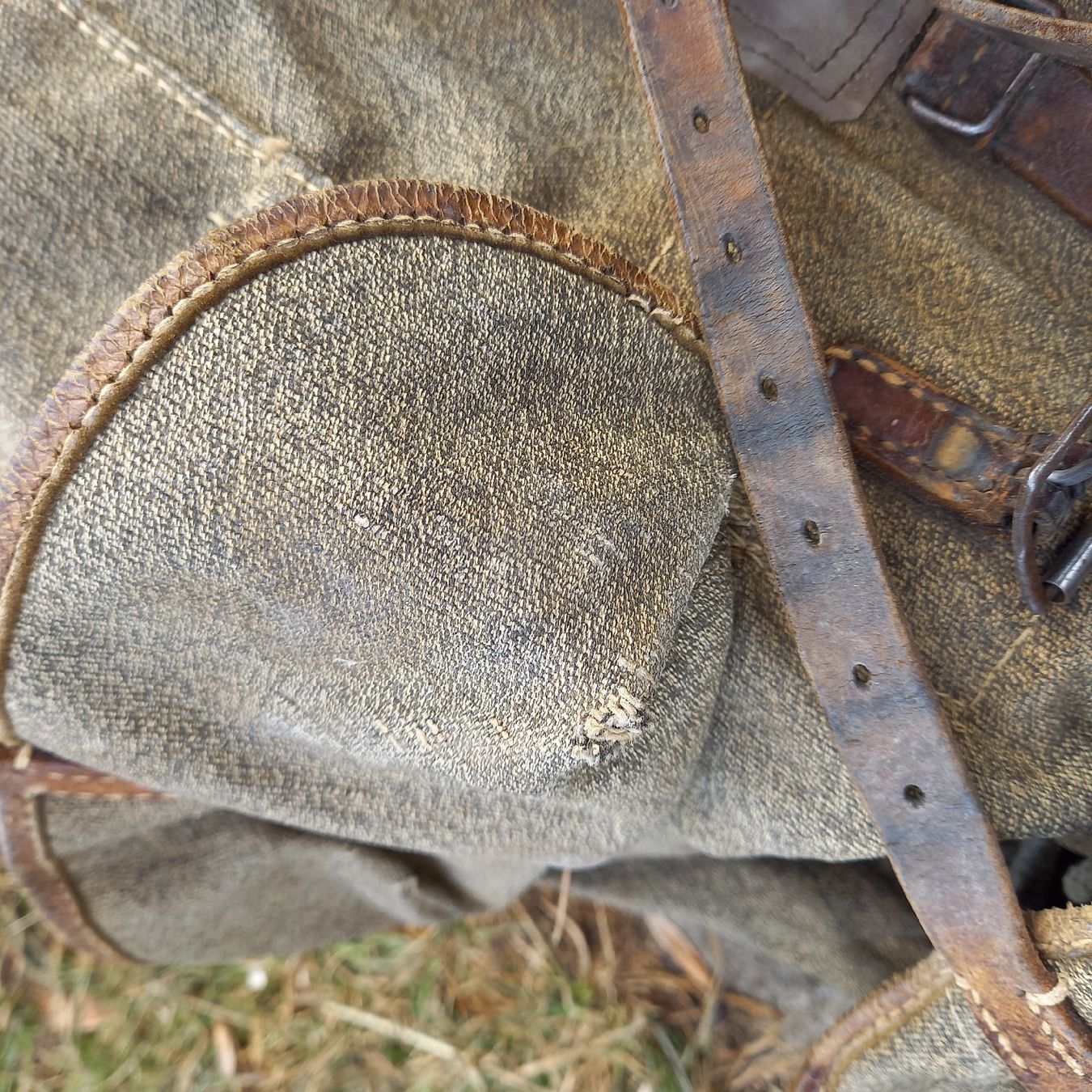 Armée suisse Sacs à dos: Alter Waffenläufer-Rucksack, stark gebraucht – D'occasion à Galgenen par Allerlei8854 5
