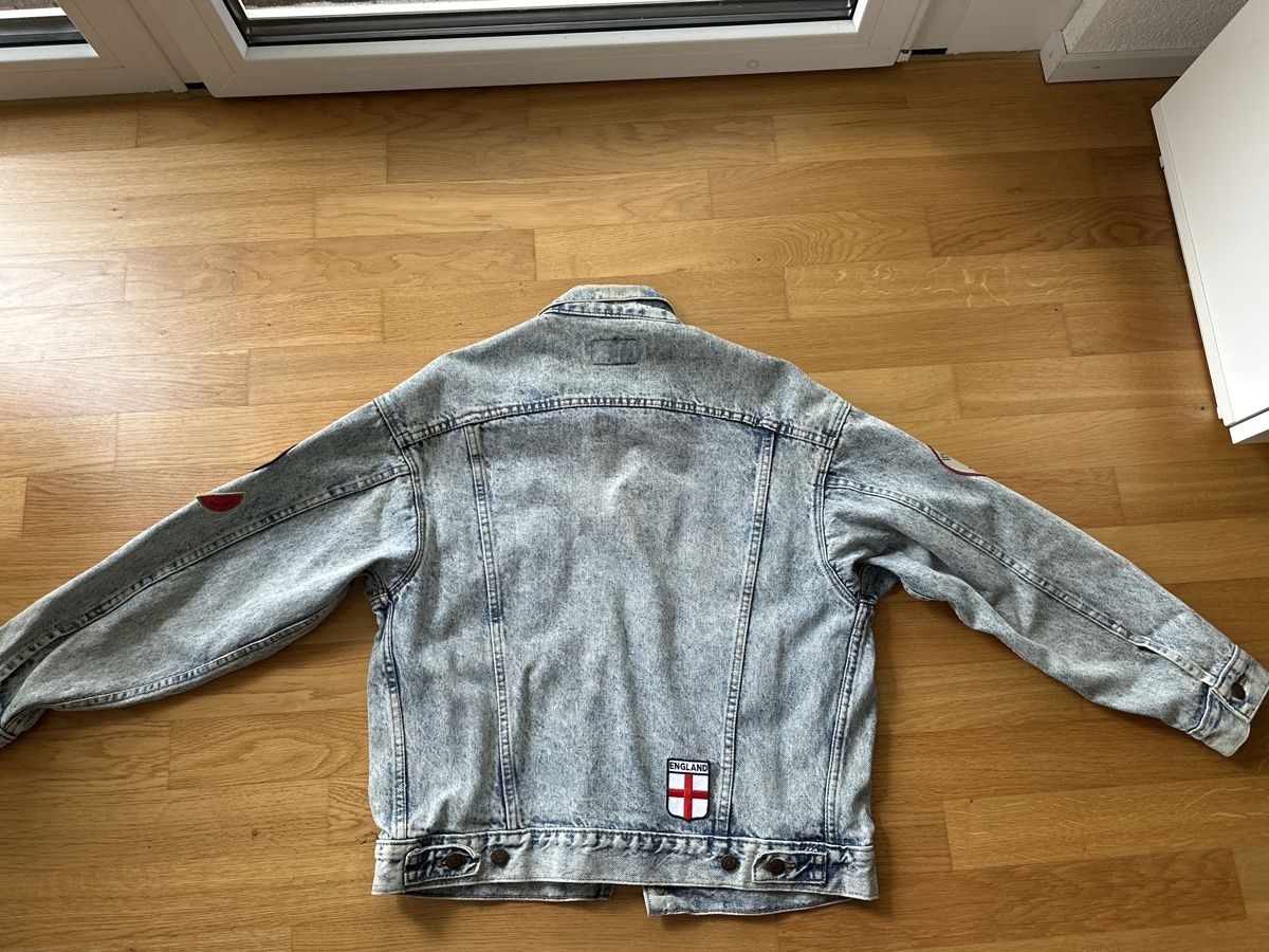Levi's Jacken: Levi's Jeans Jacke, Gr.M, mit Patches – Neu (gemäss Beschreibung) aus Emmen von moodle13 5