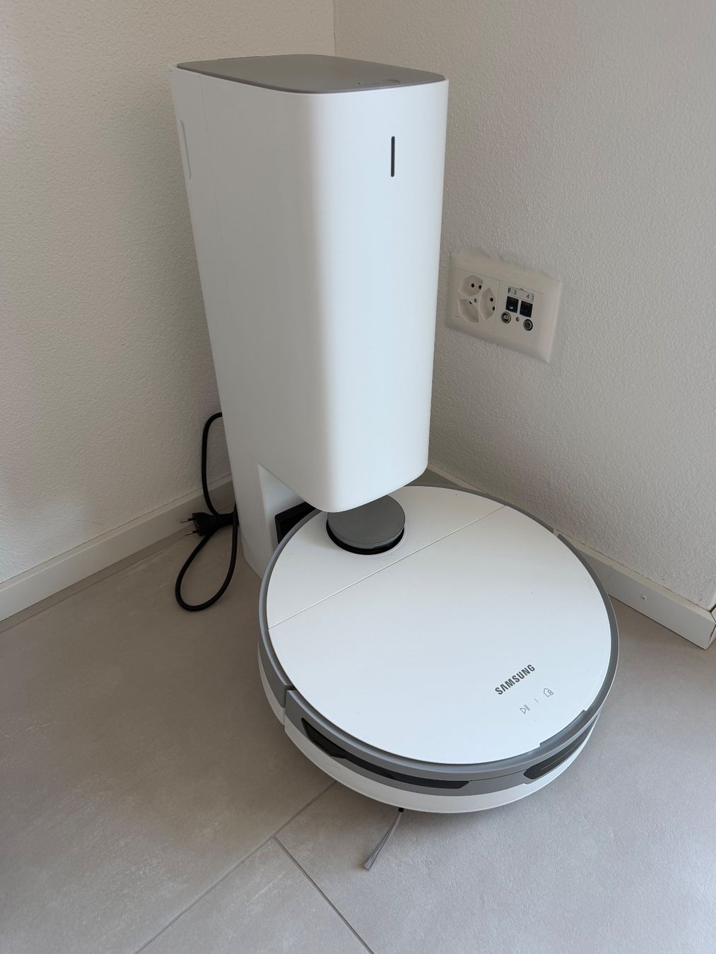 Samsung Staubsauger & Zubehör: Samsung Jet Bot Saugroboter – Gebraucht aus Bubikon von Nerin8a 1