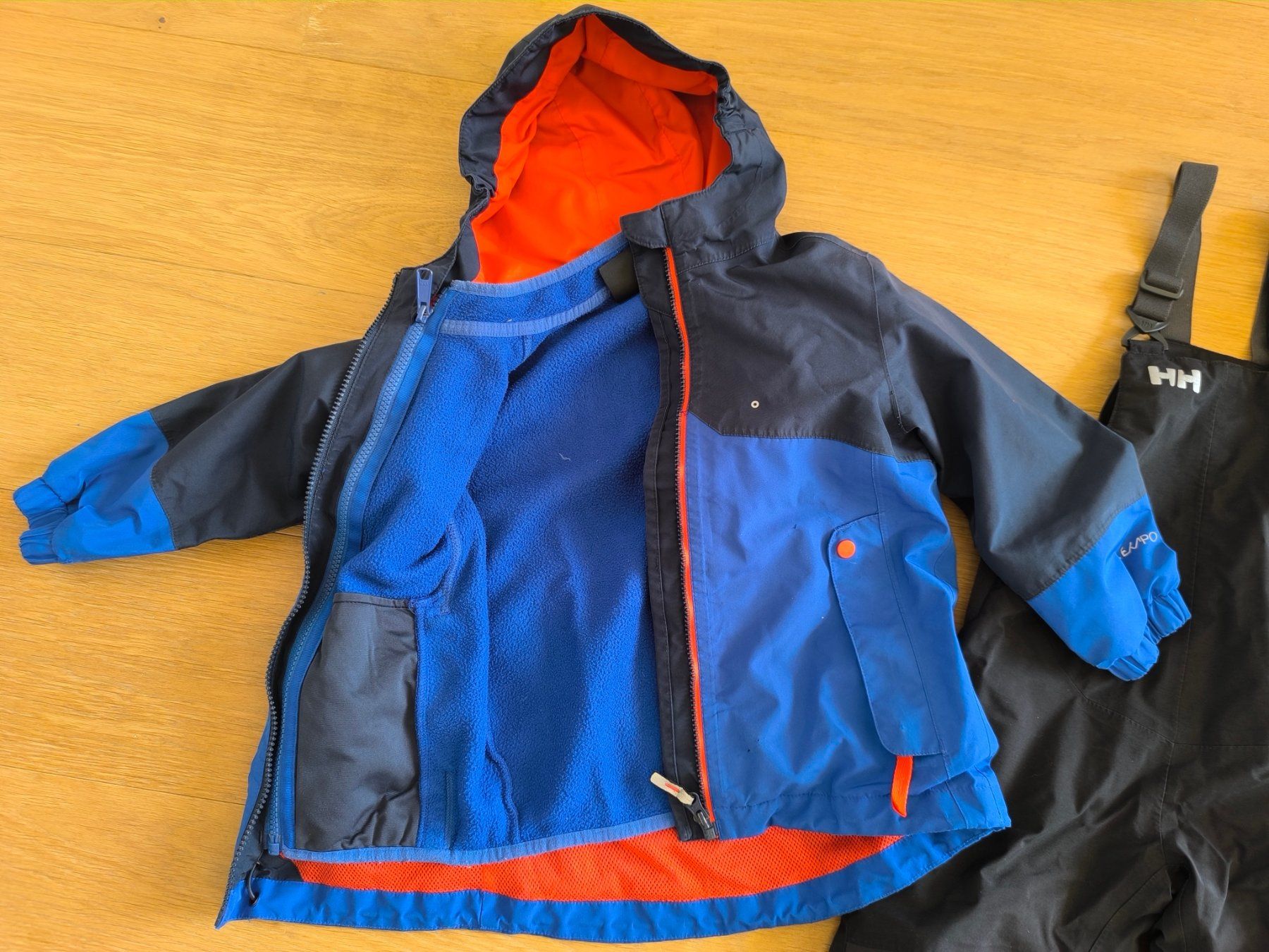 Kleiderpakete & -sets: 3-teiliges Winterset Grösse 104 – Gebraucht aus Zimmerwald von Bimar 2