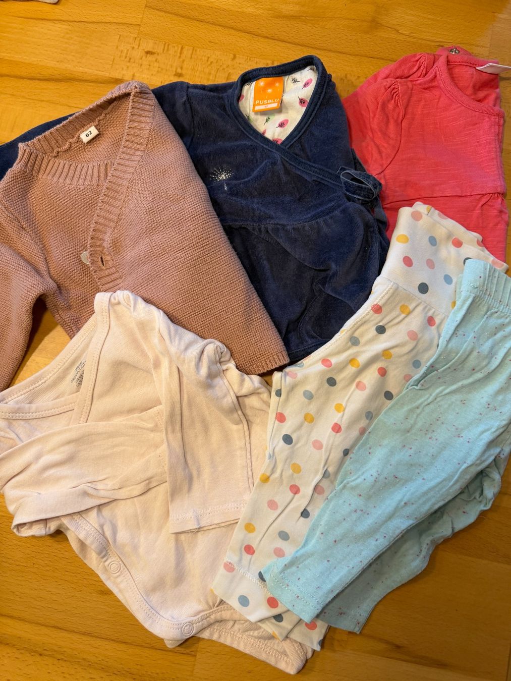 Lotti & Set di vestiti: Kleiderset 6 Teile – Usato da Niedermuhlern venduto da ste_c5h9