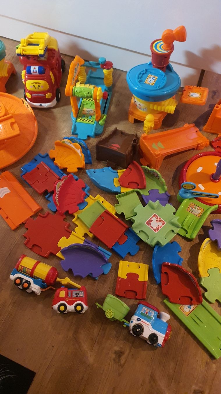 Vtech Giocattoli: grosses Tuttutbahn Set von Vtech – Usato da Flawil venduto da minggeli83 2