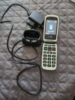 Doro PhoneEasy 612 Klapphandy mit Ladegehäuse und Netzteil
