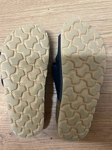 Schuhe für Jungen: Hausschuhe Grösse 32 – Gebraucht aus Pfäffikon Sz von alar 2