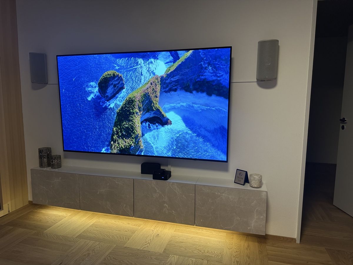 LG Televisori: LG OLED77C8LLA 77", OLED, 4K – Usato da Biel/Bienne venduto da Blueflug 2