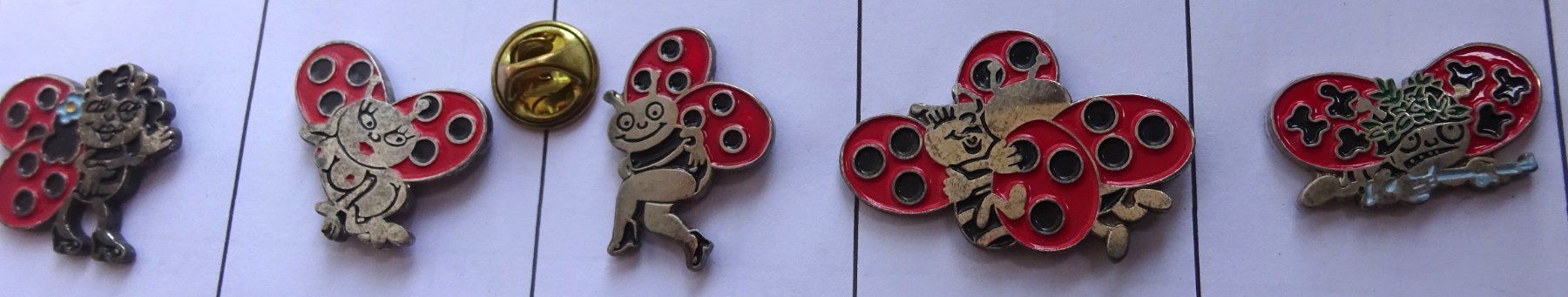 Placchette & Badge: 5 Pin Blick Zeitung – Usato da Utzenstorf venduto da BUtter81