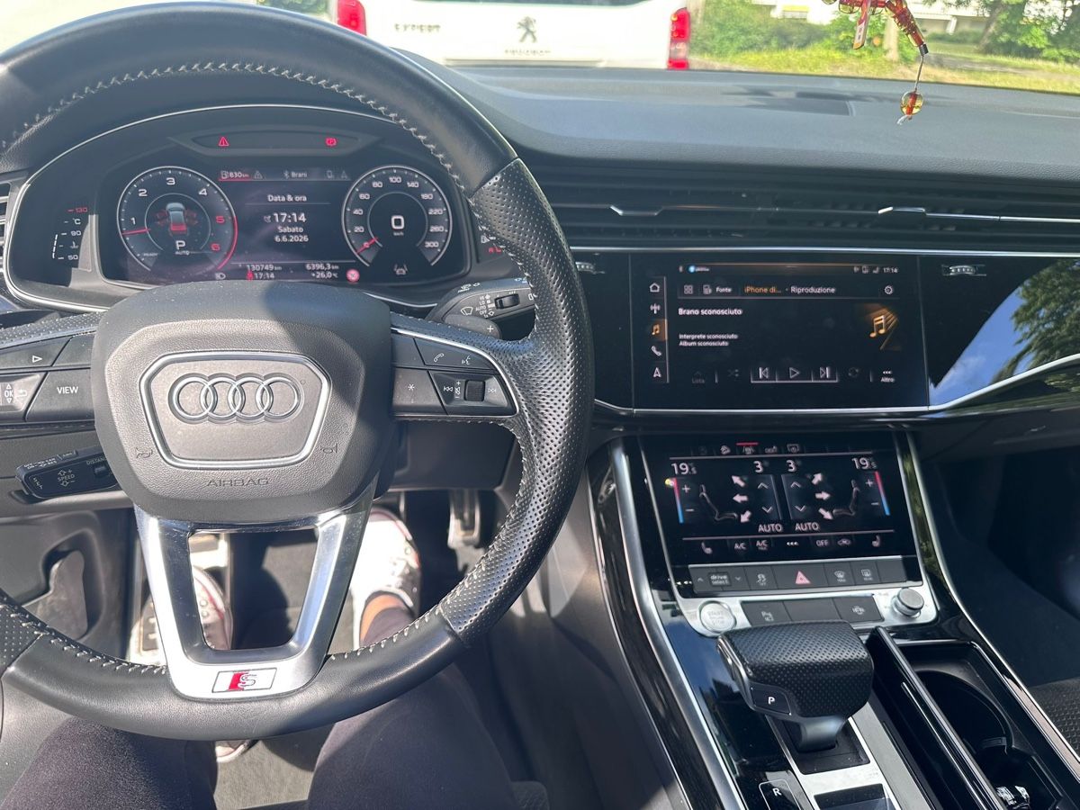 Audi Automobili: Audi Q8 50 TDI quattro – Usato da Zürich venduto da E_Mehmeti 2