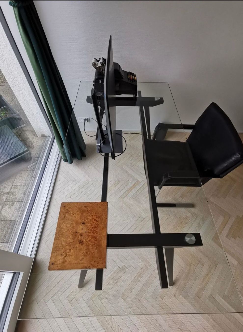 Scrivanie: Design Glas-Schreibtisch – Usato da Saanen venduto da Saanen61 1