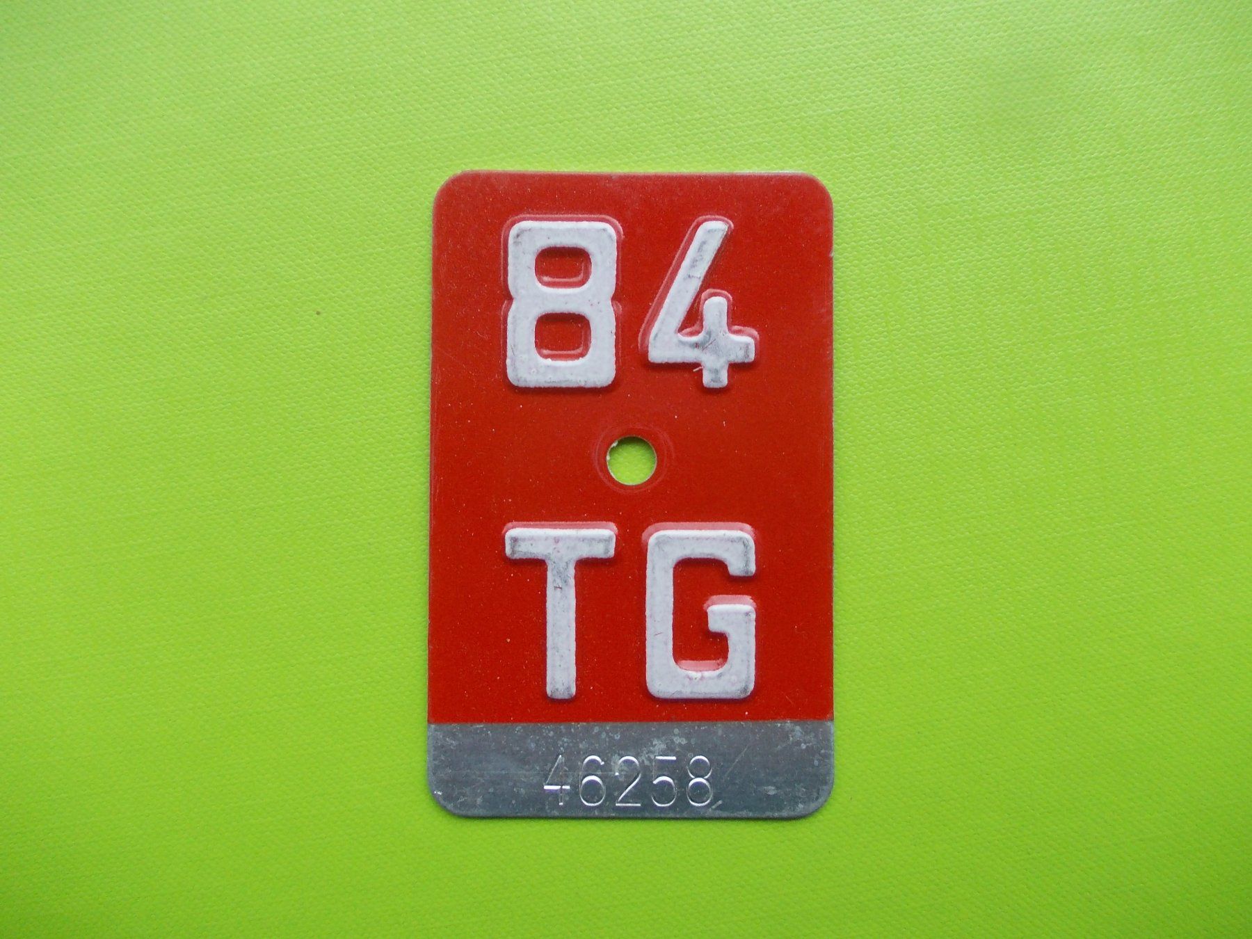 Insegne: Velonummer / Fahrradnummer TG 84 – Usato da Gsteigwiler venduto da HORMIGA21