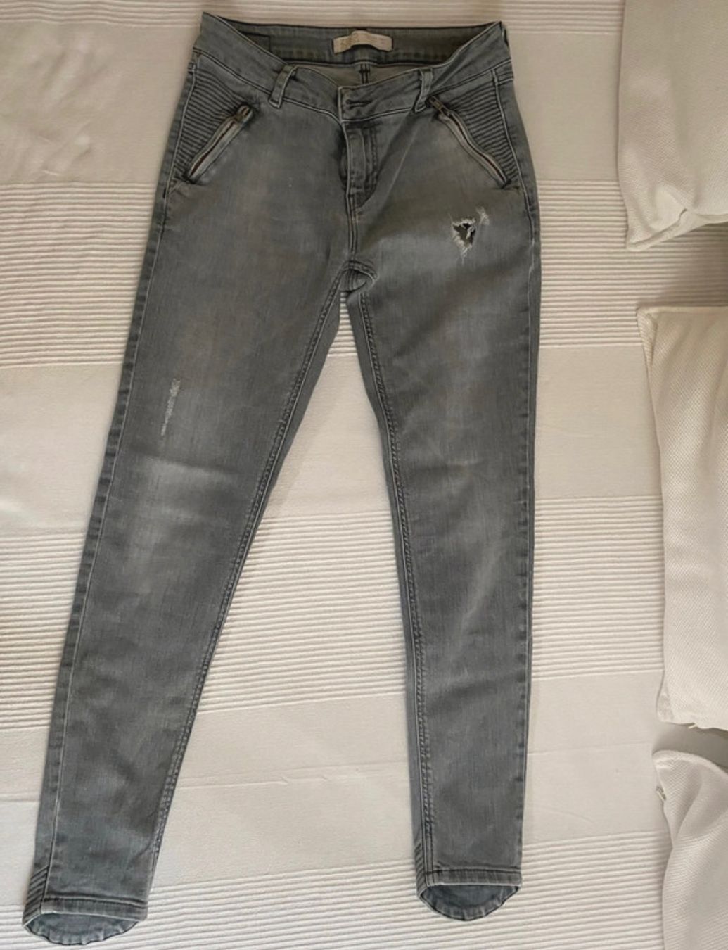 Zara Pantaloni: Denim-Hose ZARA grau – Usato da Uster venduto da Monika_OB 1
