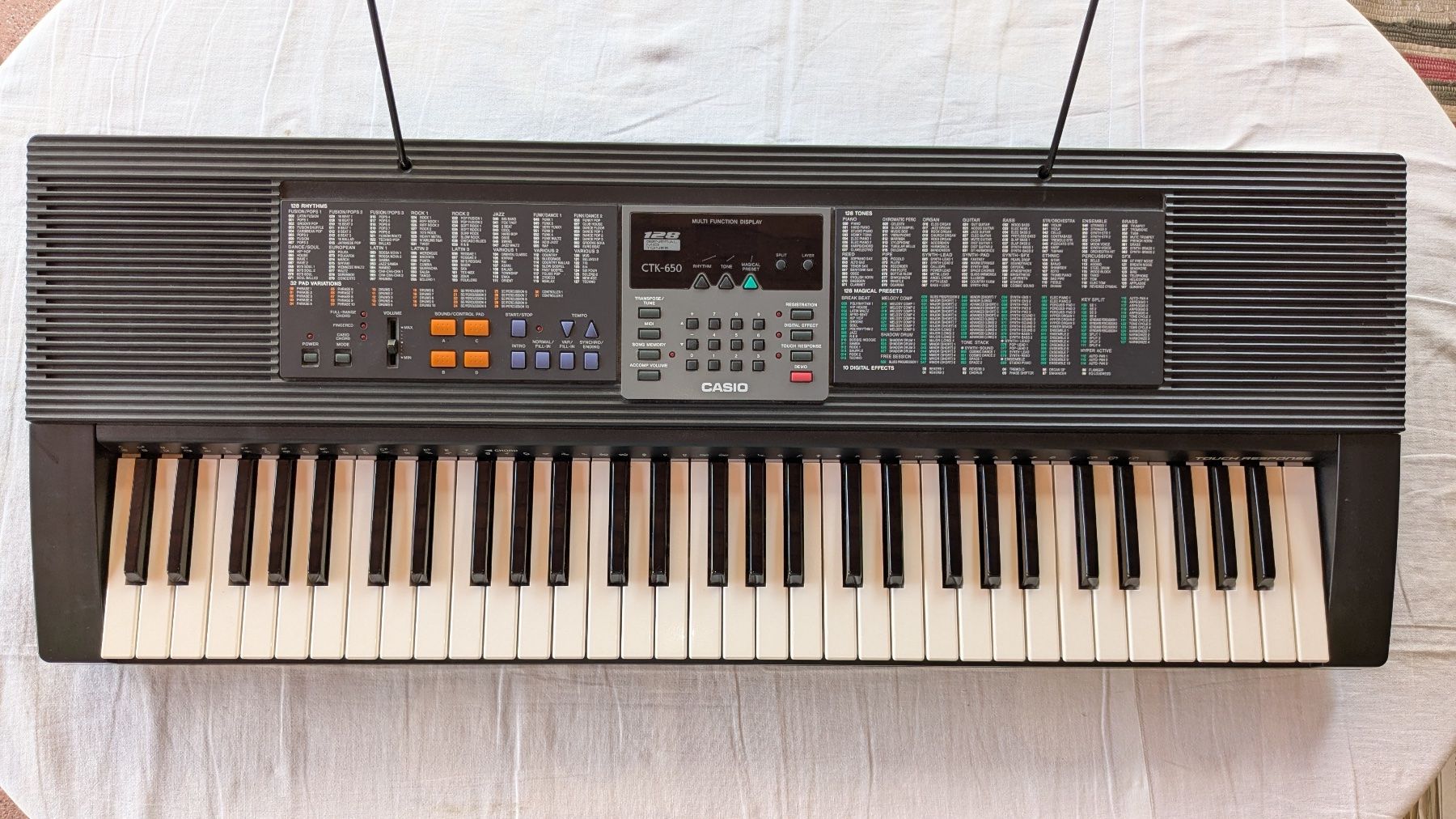 Instruments de musique: Keyboard – D'occasion à Vordemwald par Argi7
