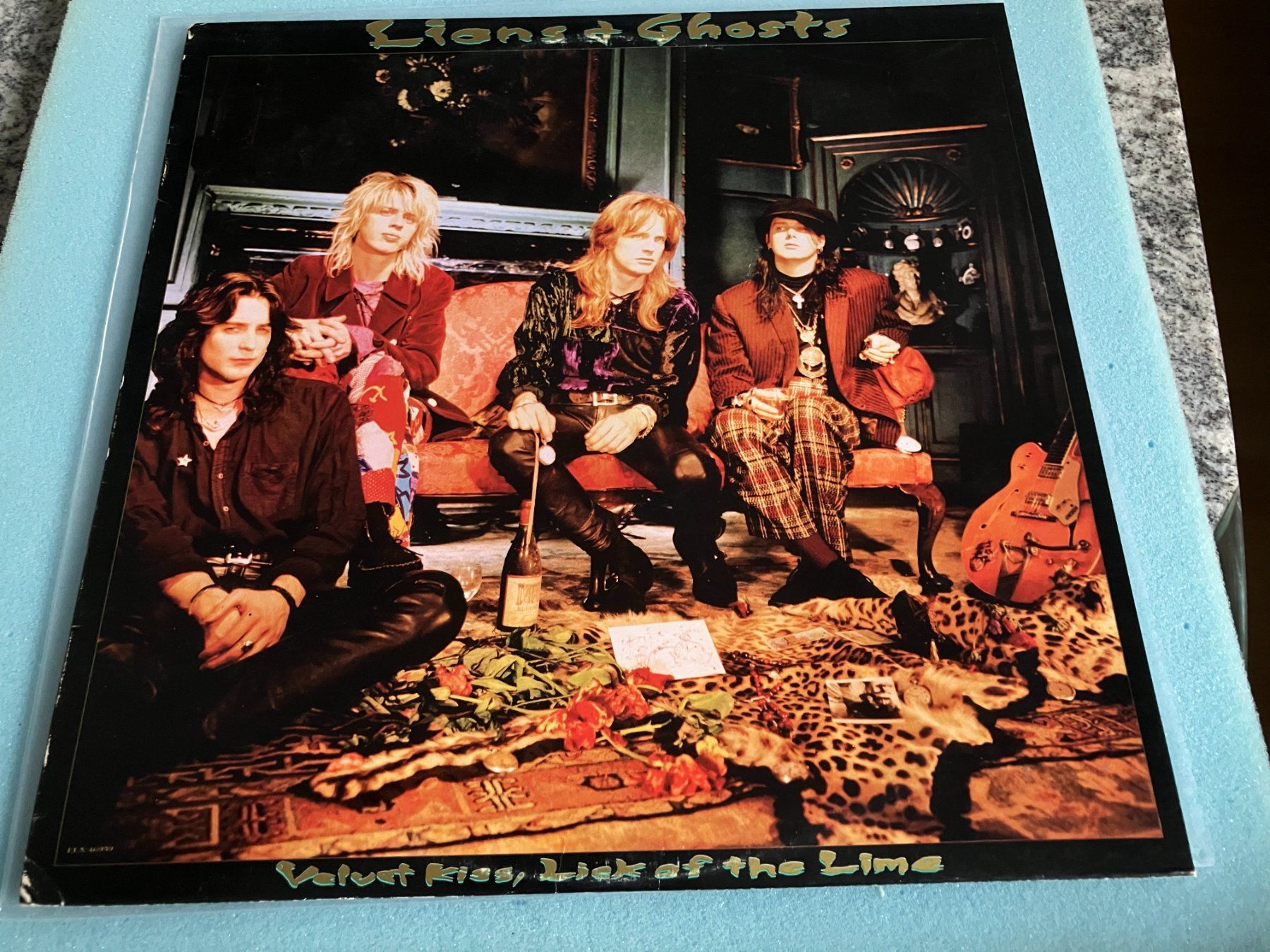 Dischi in vinile: Lions & Ghosts – Usato da Aarwangen venduto da Jukebox3