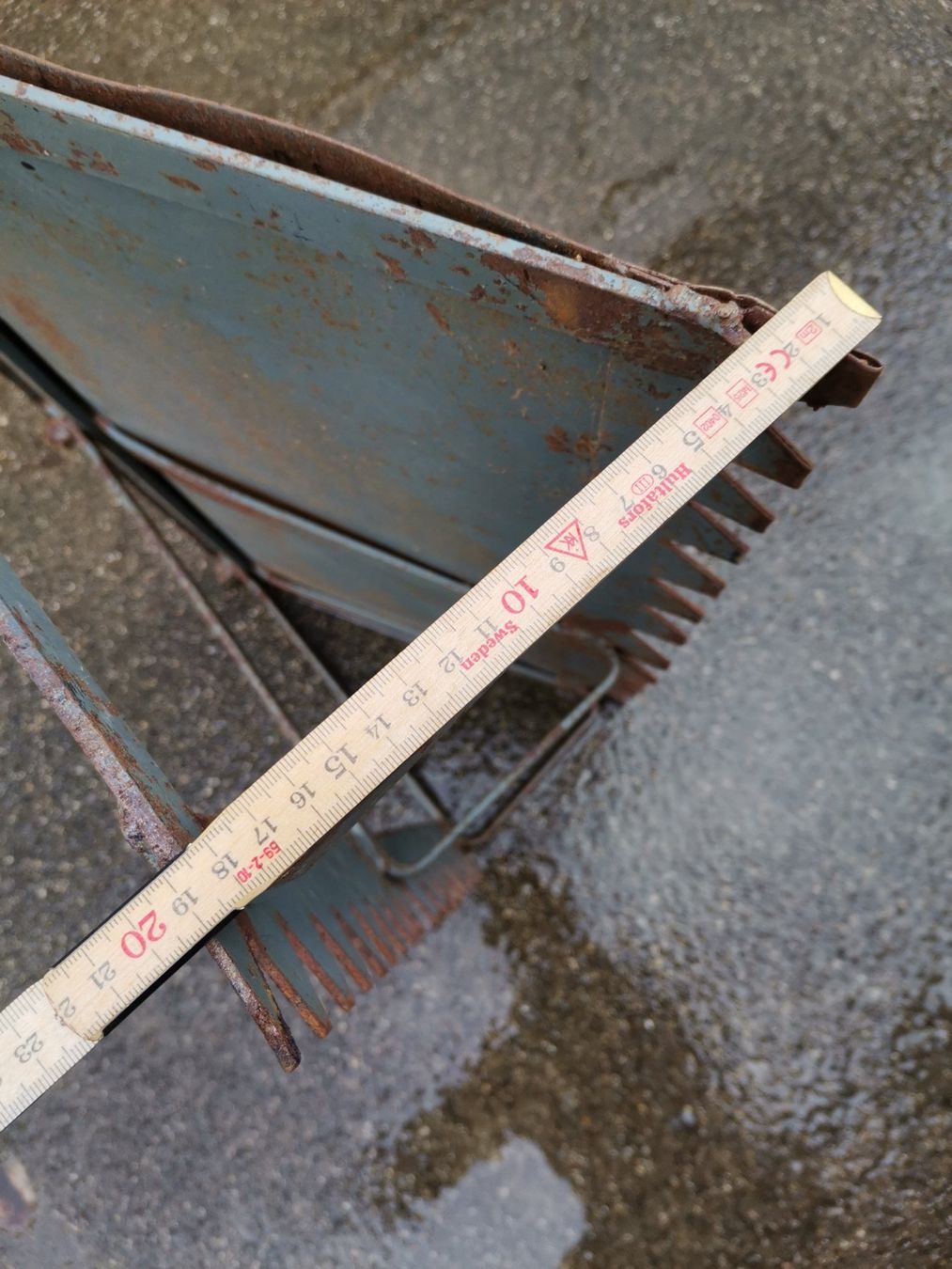 Altro per industria metallurgica: Maschinenteil, Eisenzähne, Drachen, Eisendeko, Gartendeko – Usato da Wiedlisbach venduto da materialkreislauf 8