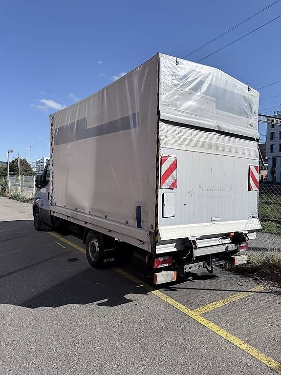 Veicoli commerciali: Iveco Daily 35S17 mit Hebebühne  – Usato da Schlieren venduto da zor74 2