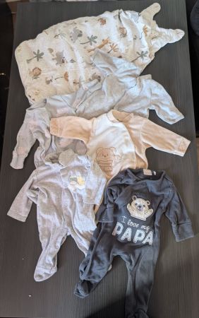 Lot de 5 pyjamas bébé et gigoteuse taille 50-56