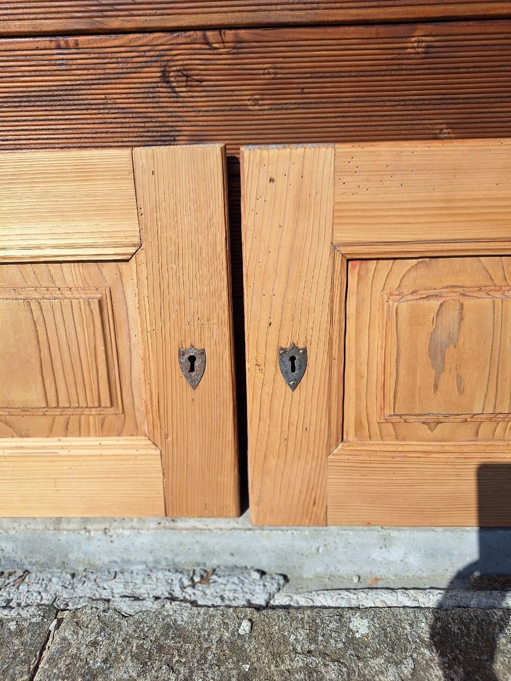 Tutte le decorazioni: Antike Schranktüre – Usato da Madiswil venduto da takinu 2