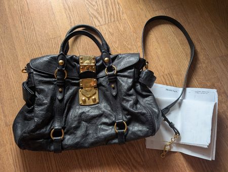 Miu Miu Taschen （Originalquittung vorhanden）