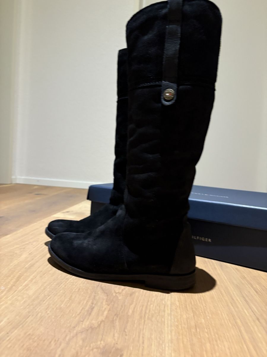 Tommy Hilfiger Scarpe da donna: Tommy Hilfiger Wildlederstiefel – Usato da Rieden SG venduto da bebbi08