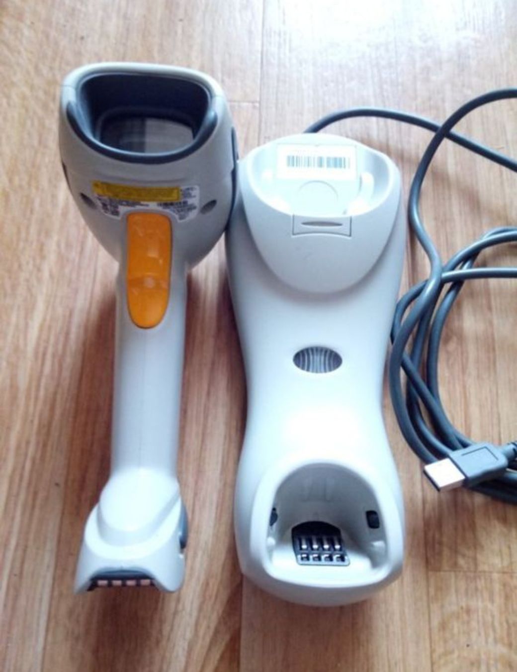 Honeywell Scanner: Barcode Scanner kabellos (mit USB Ladestation) – Usato da Morbio Inferiore venduto da steve1ch