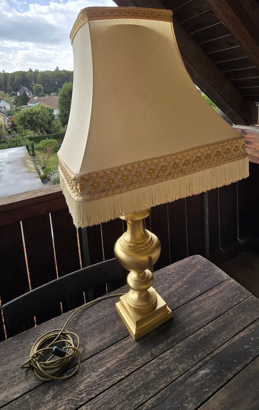 Lampade: Lampe mit Messingsockel – Usato da Herzogenbuchsee venduto da Numis25 1