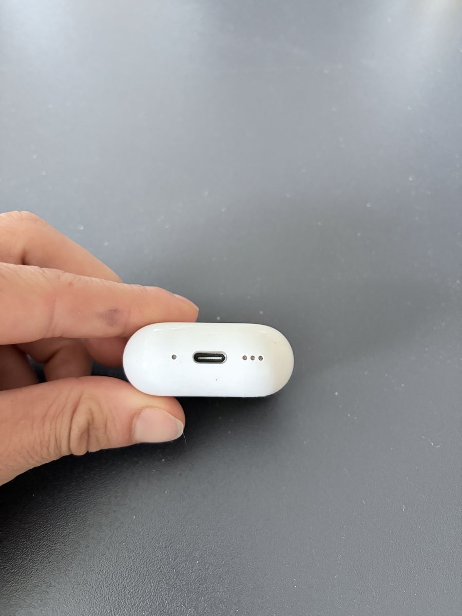Apple Cuffie: Apple AirPods 4 (ANC) – Usato da Gwatt (Thun) venduto da Louis1931 2