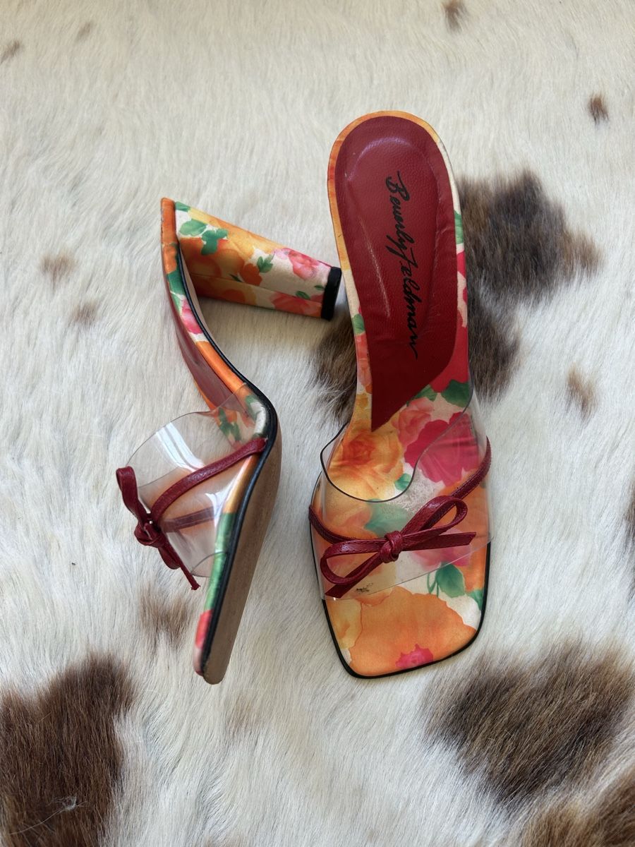 Damenschuhe: Beverly Feldman Sandalen mit Blumenmuster Grösse 37 – Gebraucht aus Bern von miafilippa01 1