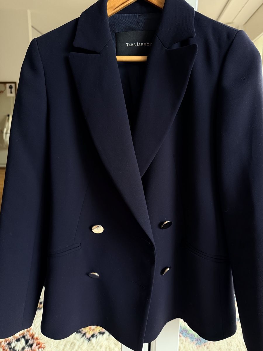 Tara Jarmon Giacche: Blazer tara jarmon – Usato da Lausanne venduto da Meganelausanne