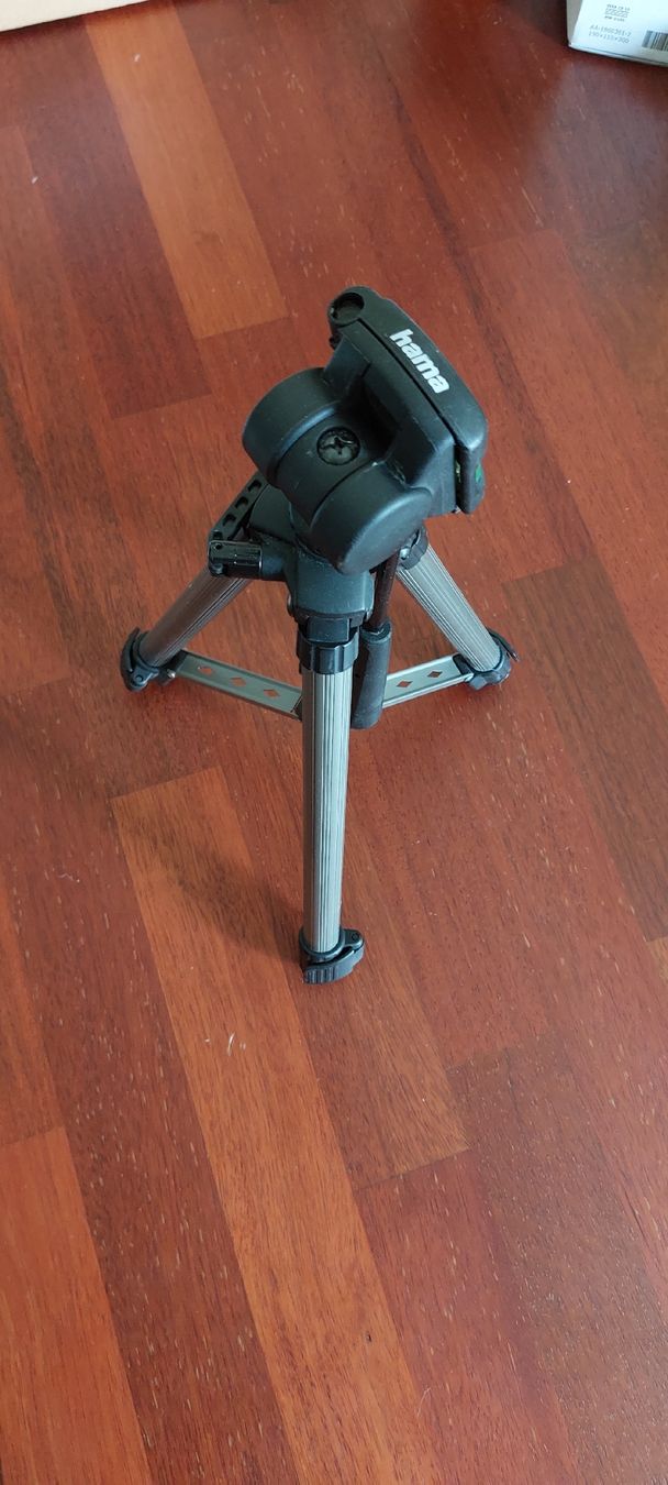 Hama Treppiedi & Teste: Hama Mini Tripod – Usato da Vevey venduto da kowabunga