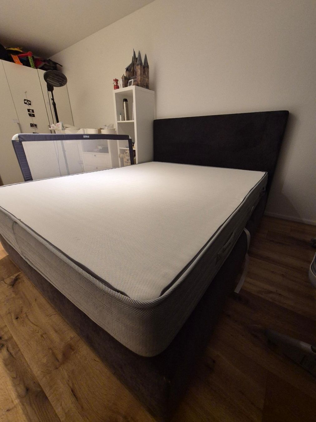 Letti: Boxspringbett: Doppelbett mit Matratze – Usato da Hinwil venduto da nanki.s 1