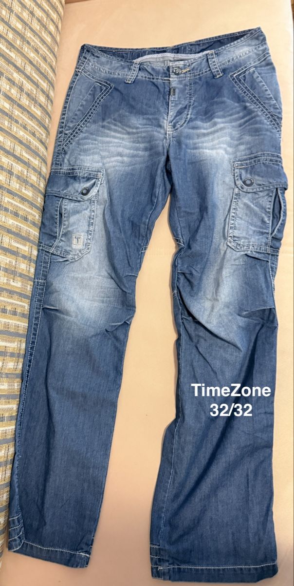 Jeans: Robuste TimeZone Cargo Jeans 32/32 – D'occasion à Winterthur par Puma2662 3