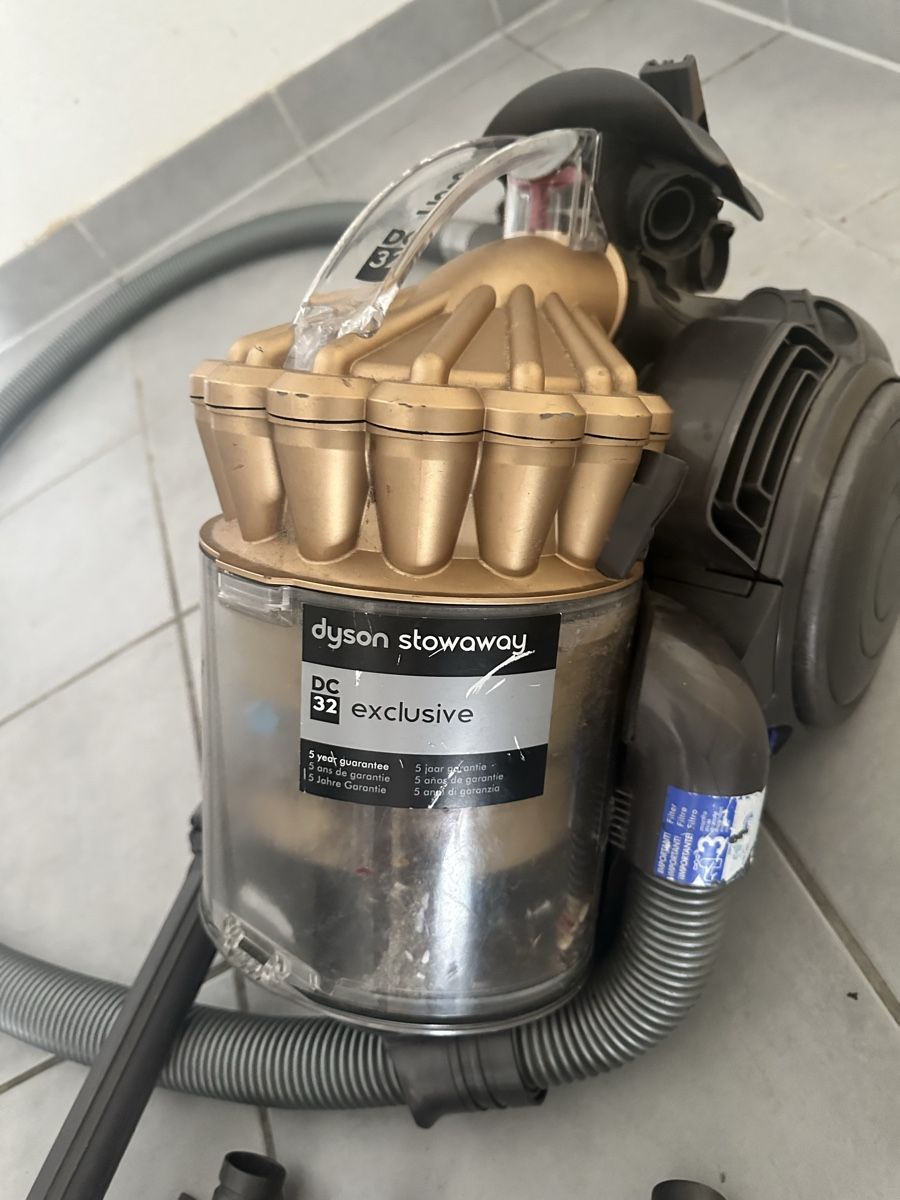 Dyson Staubsauger & Zubehör: Dyson DC32 – Gebraucht aus Basel von VanBuyer2010
