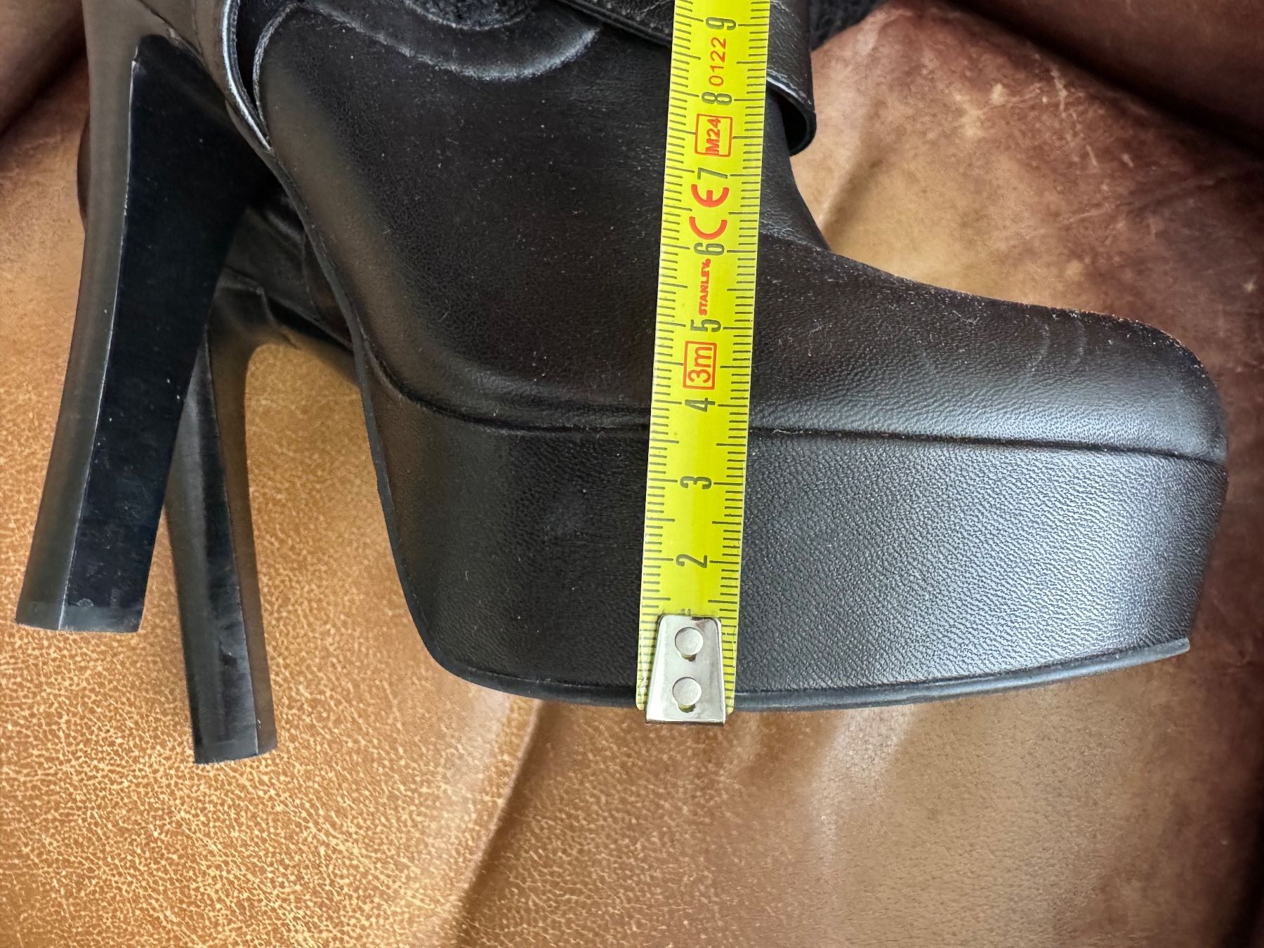 Scarpe da donna: Leder Overknees Stiefel – Usato da Obfelden venduto da cesarina10 7