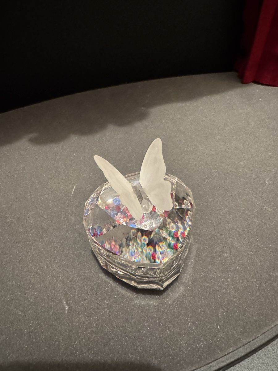Swarovski Statuette: Swarovski - Schmetterling Herz Dose – Usato da Zürich venduto da Manuel.Huber