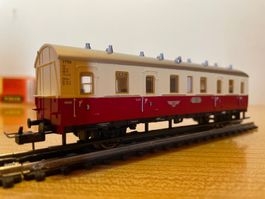 Trix 52375600 Personenwagen Spur H0 rot weiss