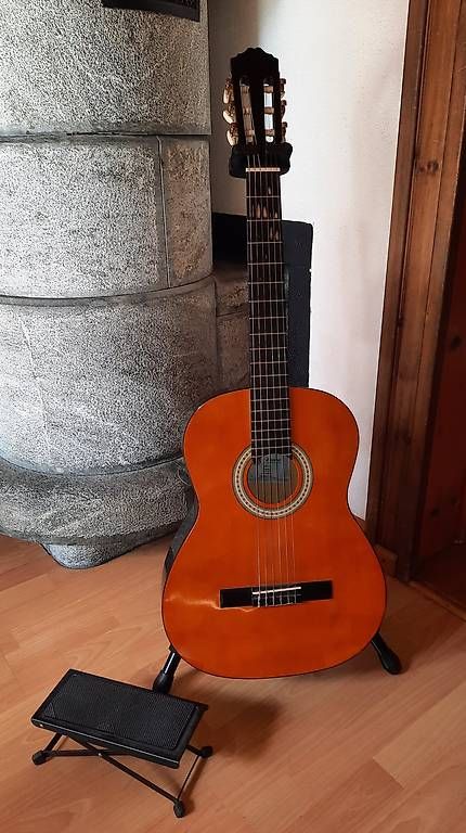 Strumenti musicali: Guitare classique débutant – Usato da Saxon venduto da dad_q89q