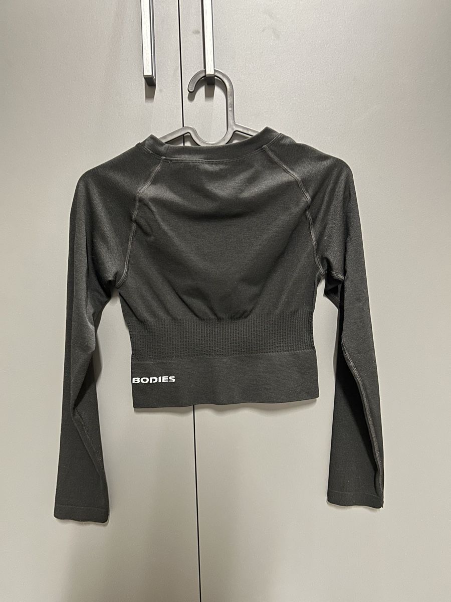 Top: Better Bodies Longsleeve Crop Top Gr. S – Usato da Altstätten SG venduto da Adr_ckr8 1
