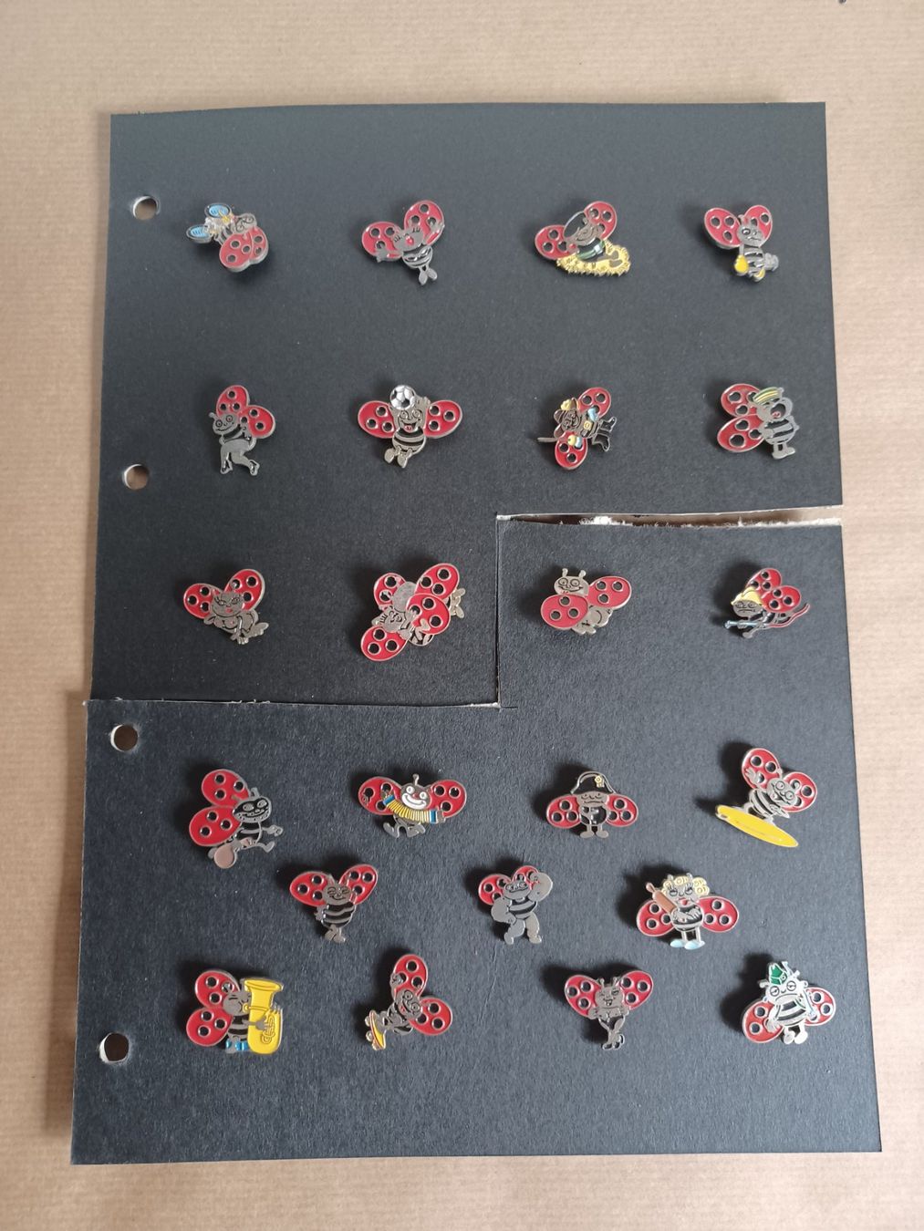 Swiss Placchette & Badge: c/40+ verschiedene Pins Blick/Käferli mit Verschluss – Usato da Hagendorn venduto da siwasi3 2