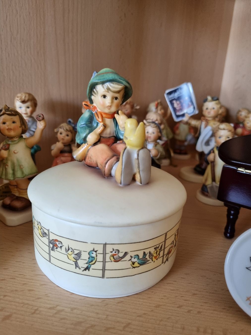 Hummel Figurines: Grosse Hummelsammlung – D'occasion à reitnau par Oktober4 5
