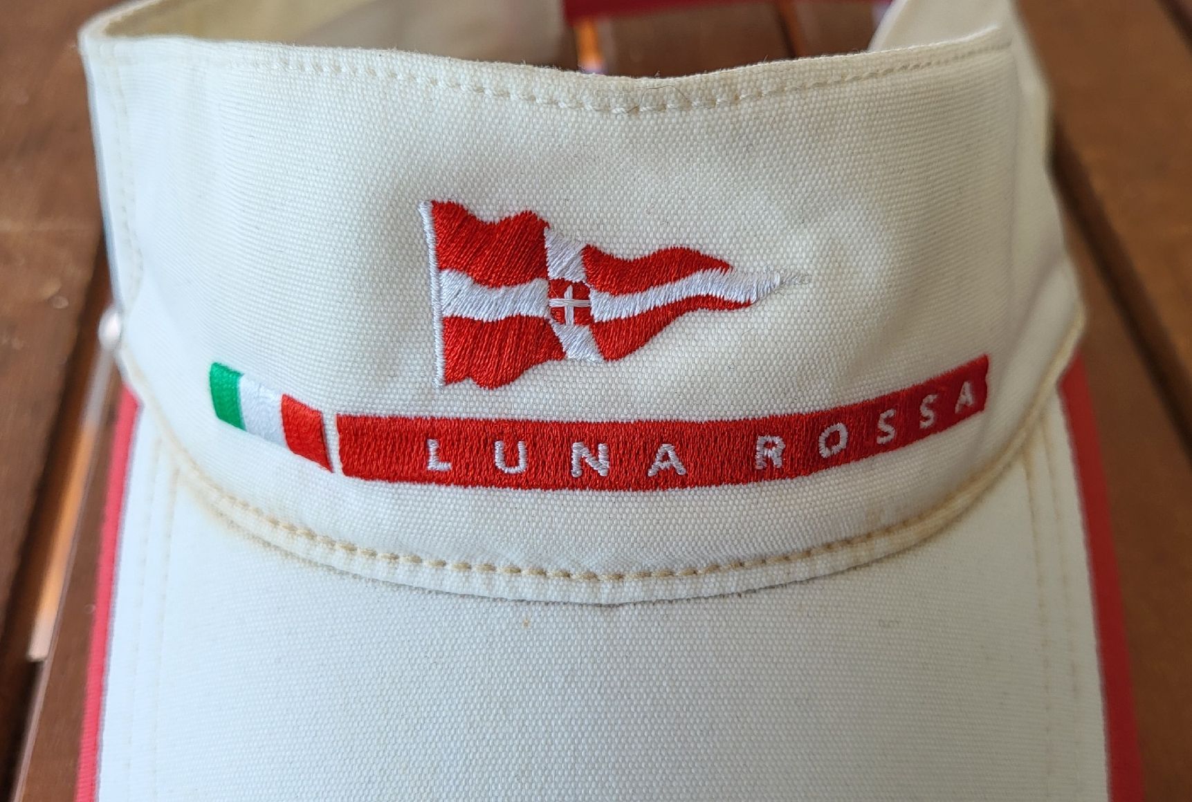 Prada Copricapi, berretti & cappellini: Prada Luna Rossa Cap/Vizor – Usato da Unterseen venduto da rej_lnk9 2
