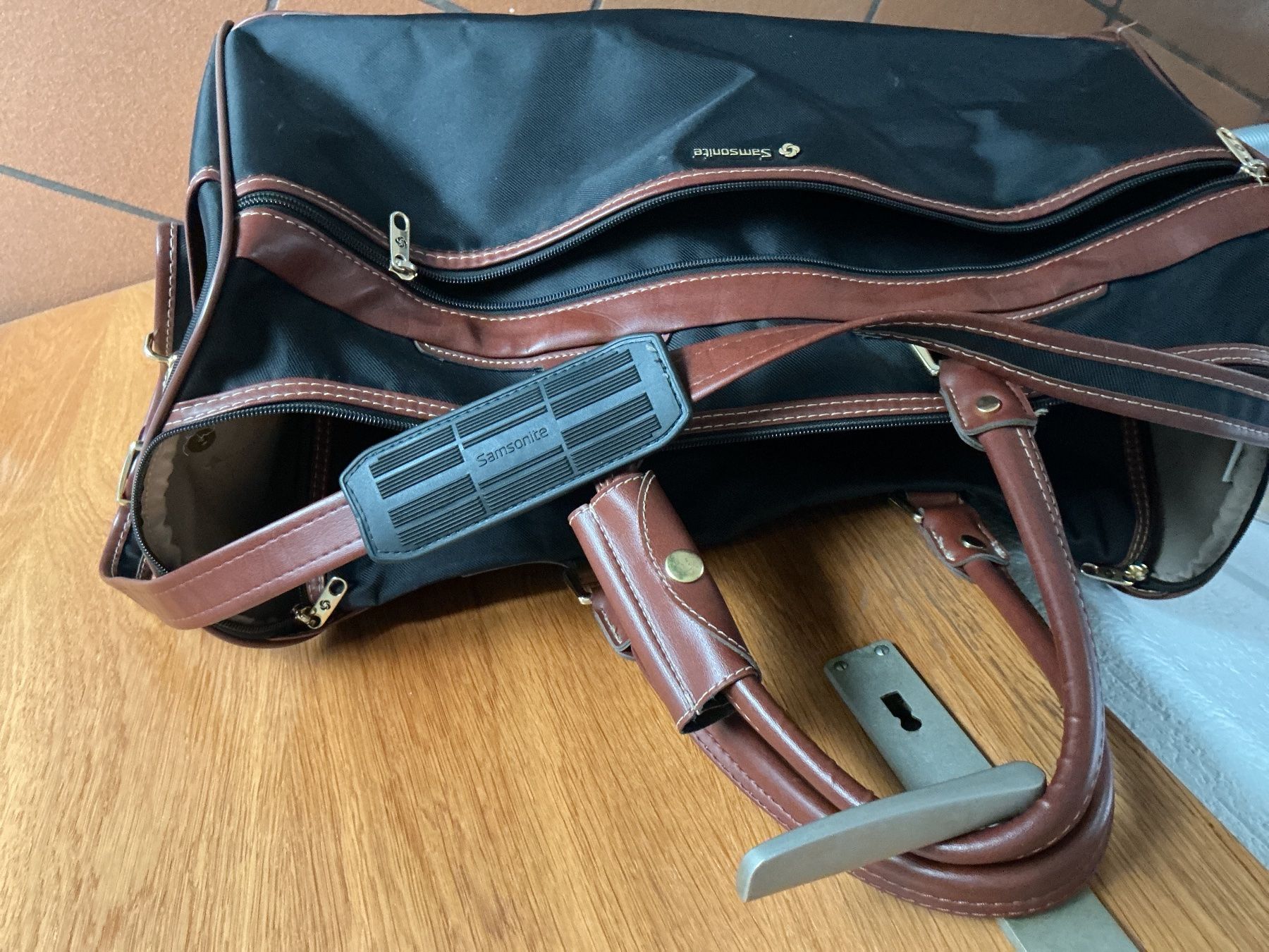 Samsonite Taschen: Samsonite Reisetasche schwarz braun – Gebraucht aus Wettingen von Andres54 3